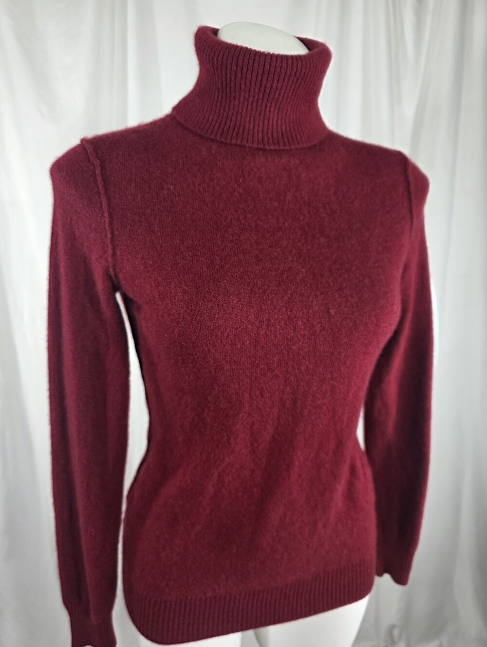 Antonio Melani 100% Fuzzy Cashmere Garnet Red Turtleneck Sweater M Quiet Luxury - Picture 9 of 14